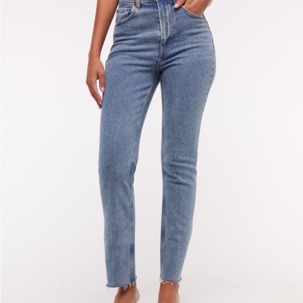 Abercrombie & Fitch Curve Love Ultra High Rise Ankle Straight Jean